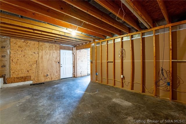 2003 Cedar Ridge Drive, New Albany, IN 47150