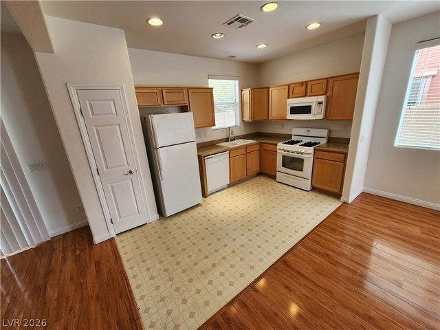 80 ISLAND COURSE Avenue, Las Vegas, NV 89148