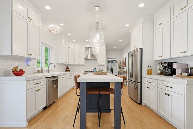 15 Oakhill Ave., Wrentham, MA 02093