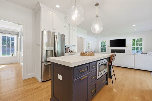15 Oakhill Ave., Wrentham, MA 02093