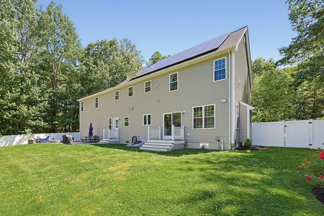 15 Oakhill Ave., Wrentham, MA 02093