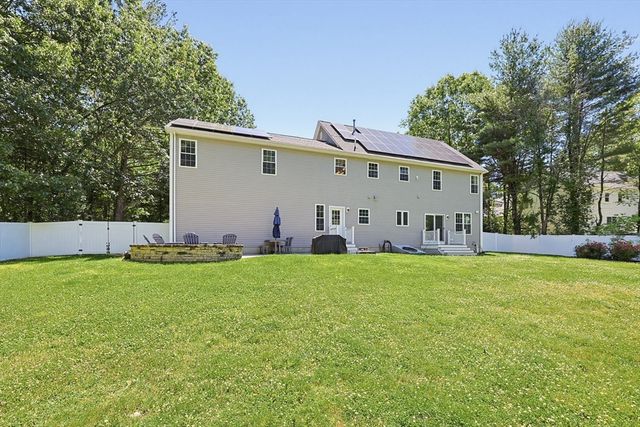 15 Oakhill Ave., Wrentham, MA 02093