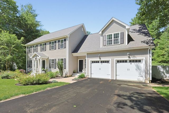 15 Oakhill Ave., Wrentham, MA 02093