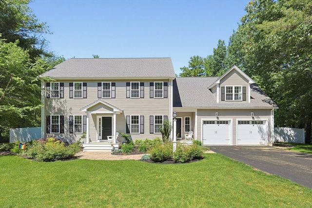 15 Oakhill Ave., Wrentham, MA 02093