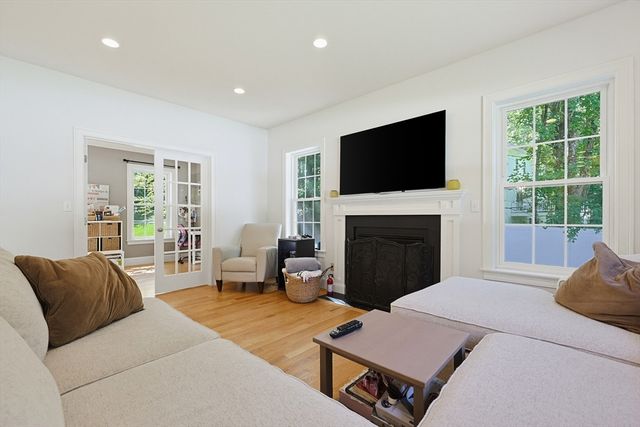 15 Oakhill Ave., Wrentham, MA 02093