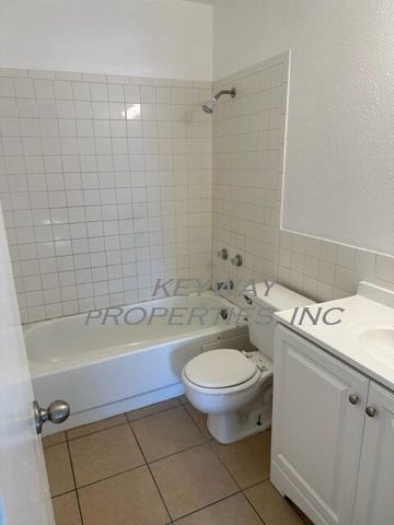 1200 Edith Boulevard SE, Albuquerque, NM 87102