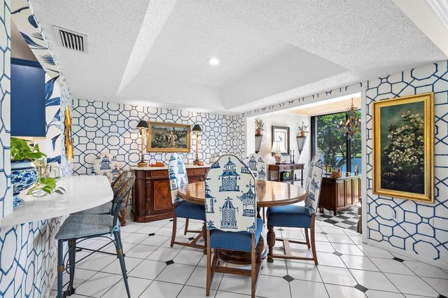 5610 SE Foxcross Place, Stuart, FL 34997