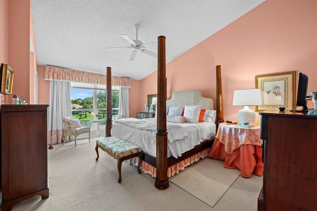 5610 SE Foxcross Place, Stuart, FL 34997