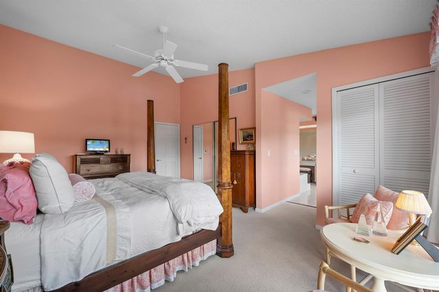 5610 SE Foxcross Place, Stuart, FL 34997