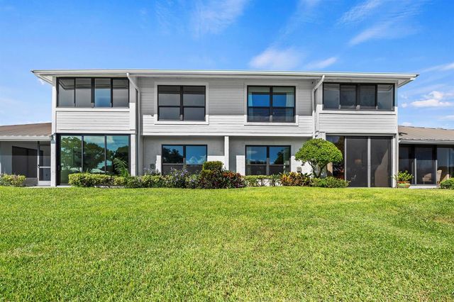 5610 SE Foxcross Place, Stuart, FL 34997