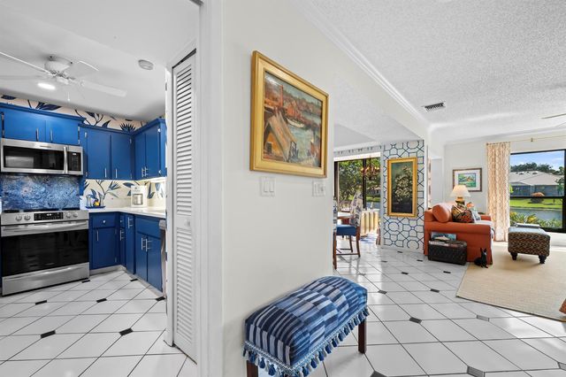 5610 SE Foxcross Place, Stuart, FL 34997