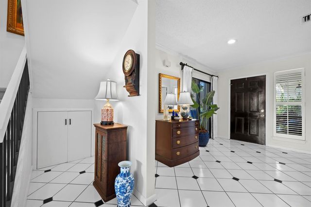5610 SE Foxcross Place, Stuart, FL 34997