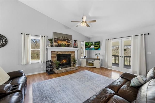 14587 166th Street, Bonner Springs, KS 66012