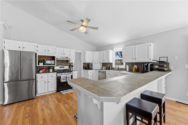 14587 166th Street, Bonner Springs, KS 66012