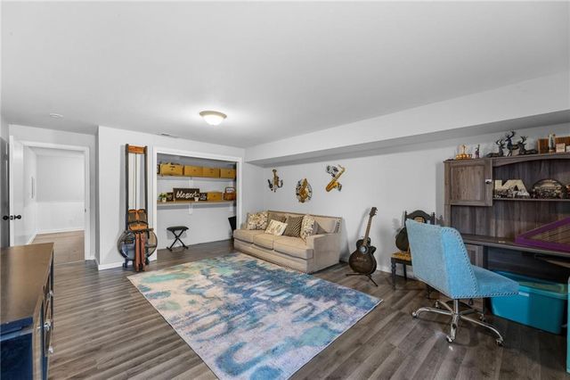 14587 166th Street, Bonner Springs, KS 66012