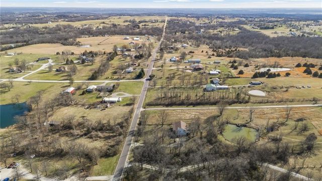 14587 166th Street, Bonner Springs, KS 66012