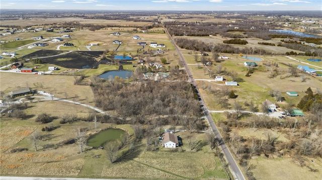 14587 166th Street, Bonner Springs, KS 66012