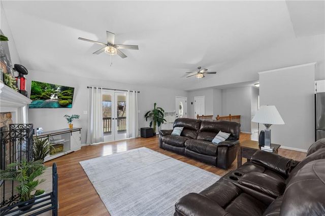 14587 166th Street, Bonner Springs, KS 66012