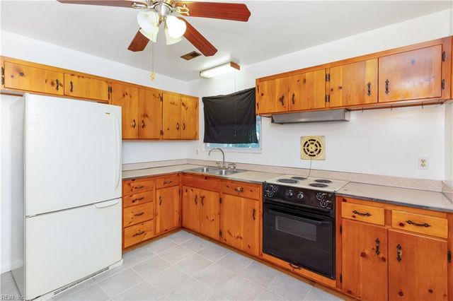 801 Lemaster AVE, Hampton, VA 23669