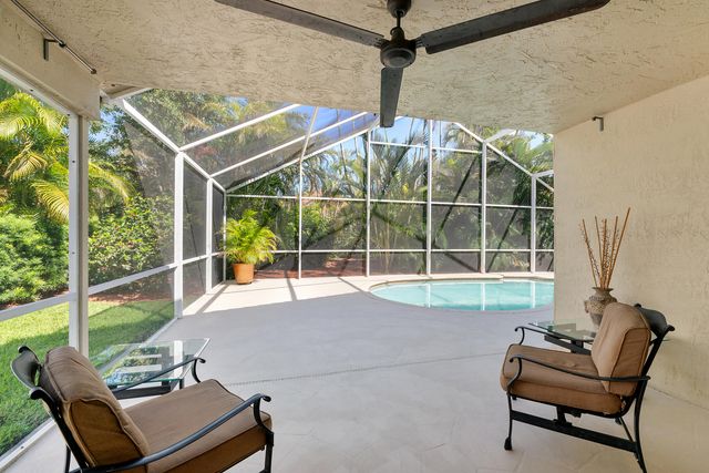 2016 Island Circle, Weston, FL 33326