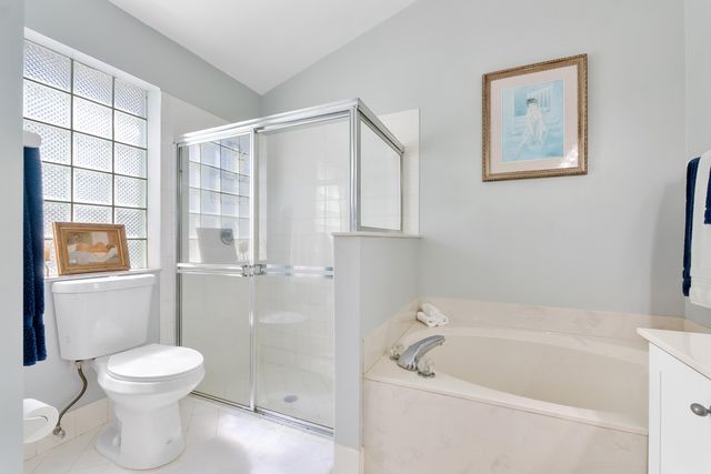 2016 Island Circle, Weston, FL 33326