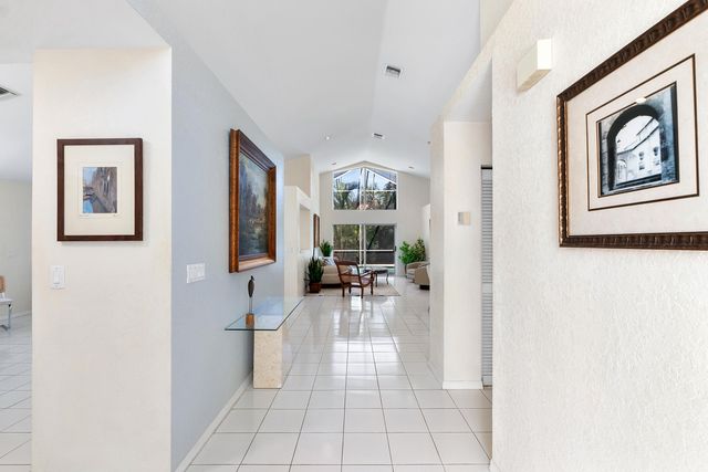 2016 Island Circle, Weston, FL 33326