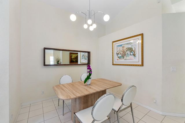 2016 Island Circle, Weston, FL 33326