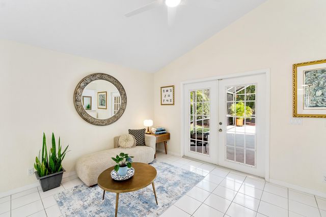 2016 Island Circle, Weston, FL 33326