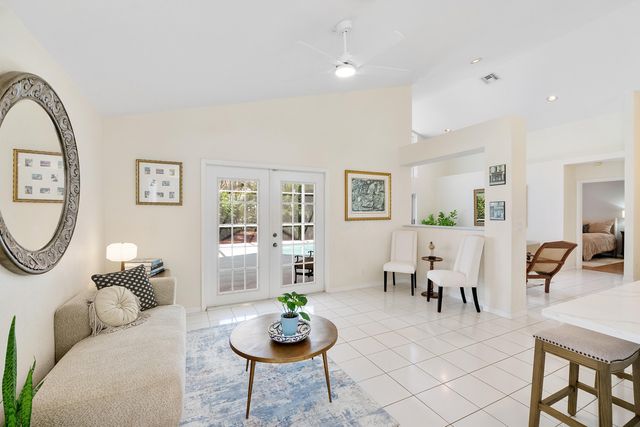 2016 Island Circle, Weston, FL 33326
