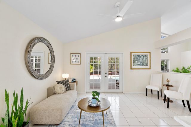 2016 Island Circle, Weston, FL 33326