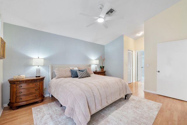 2016 Island Circle, Weston, FL 33326