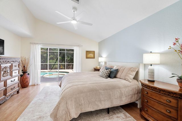 2016 Island Circle, Weston, FL 33326