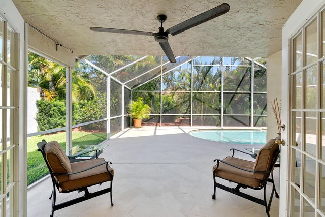 2016 Island Circle, Weston, FL 33326