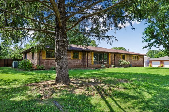 203 Kelly Dr, Decherd, TN 37324