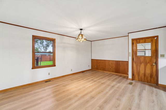 203 Kelly Dr, Decherd, TN 37324