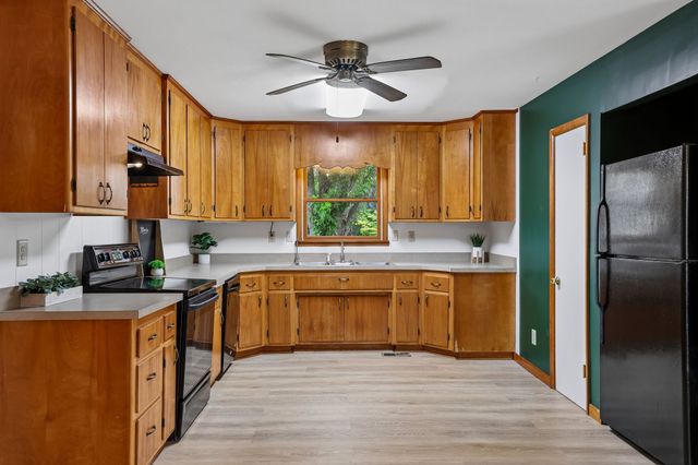 203 Kelly Dr, Decherd, TN 37324