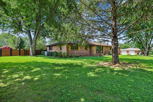 203 Kelly Dr, Decherd, TN 37324