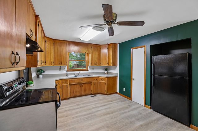 203 Kelly Dr, Decherd, TN 37324