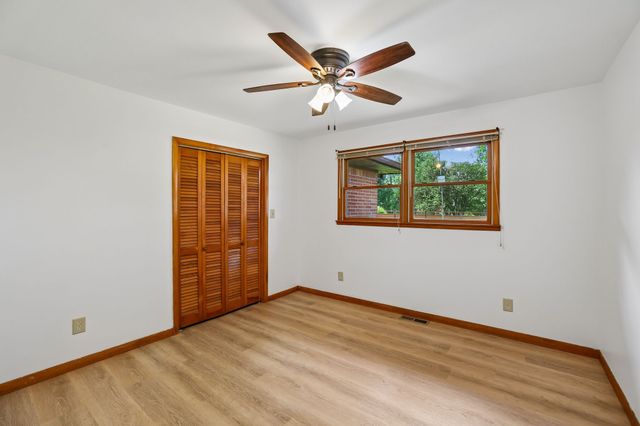 203 Kelly Dr, Decherd, TN 37324
