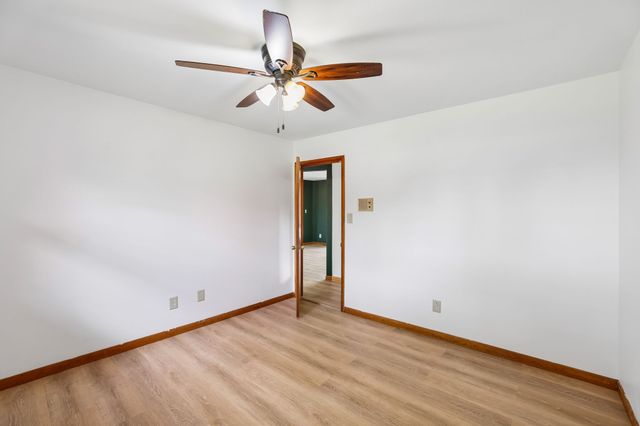 203 Kelly Dr, Decherd, TN 37324