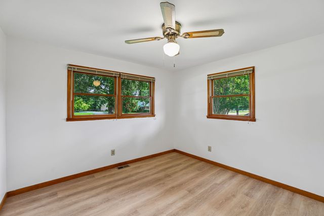 203 Kelly Dr, Decherd, TN 37324