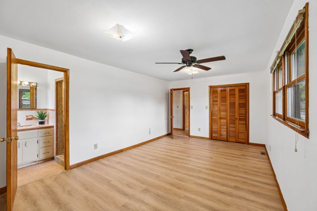 203 Kelly Dr, Decherd, TN 37324