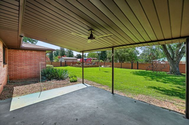 203 Kelly Dr, Decherd, TN 37324