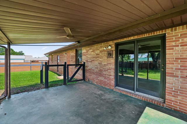 203 Kelly Dr, Decherd, TN 37324