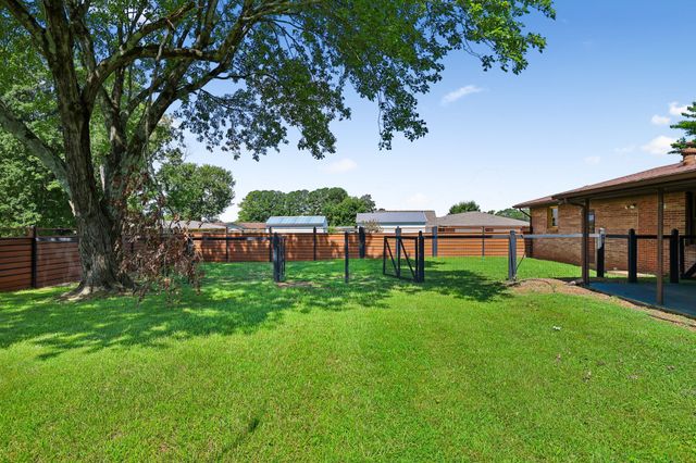 203 Kelly Dr, Decherd, TN 37324
