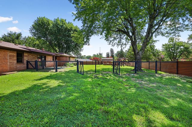 203 Kelly Dr, Decherd, TN 37324