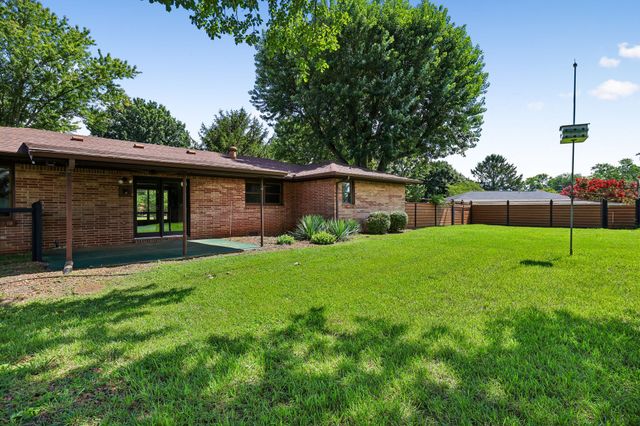 203 Kelly Dr, Decherd, TN 37324