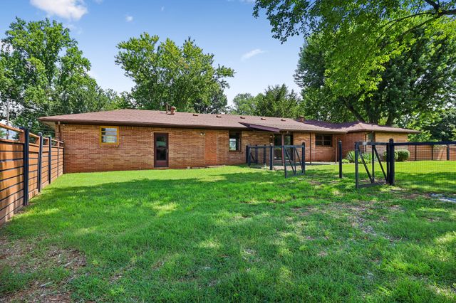 203 Kelly Dr, Decherd, TN 37324