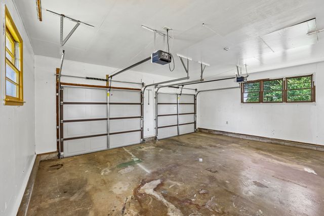 203 Kelly Dr, Decherd, TN 37324