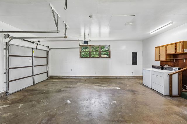 203 Kelly Dr, Decherd, TN 37324